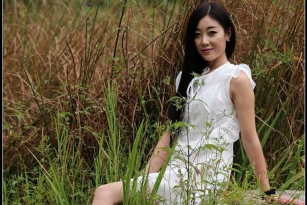 Oh, why do you bring a gift when you come? Yuan Qing looked at Miao and looked forward to her introduction.